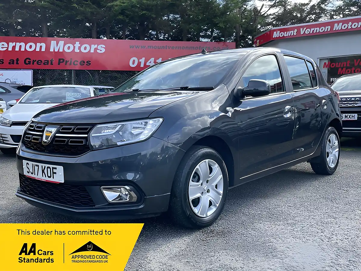 Used 2017 Dacia Sandero Laureate Grey - Front View