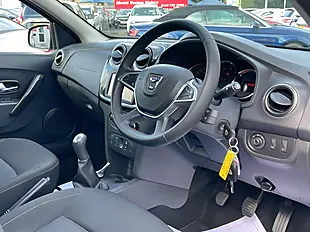 Used 2017 Dacia Sandero Laureate Grey - Interior and Exterior details 11