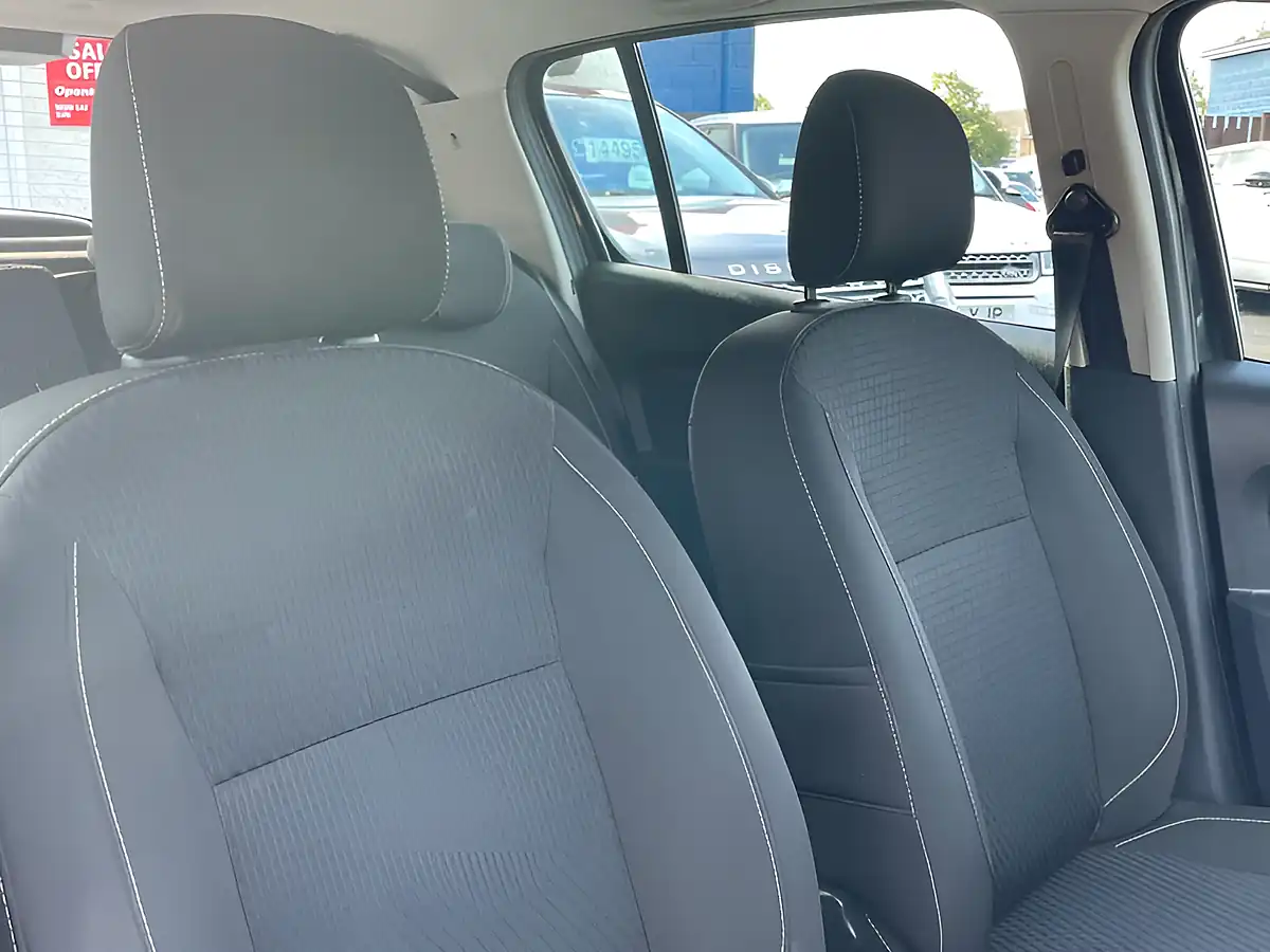 Used 2017 Dacia Sandero Laureate Grey - Interior and Exterior details 12