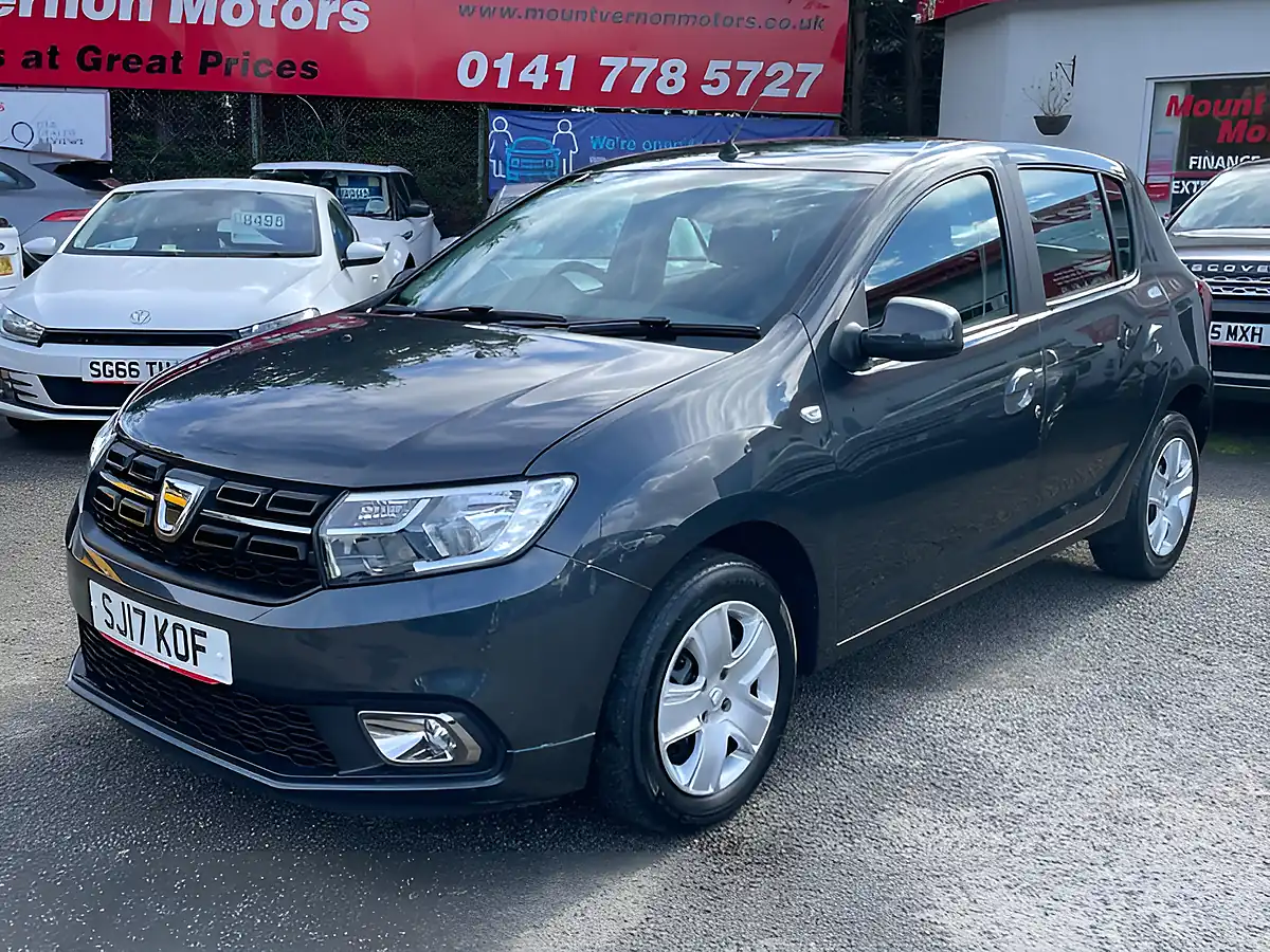 Used 2017 Dacia Sandero Laureate Grey - Interior and Exterior details 4