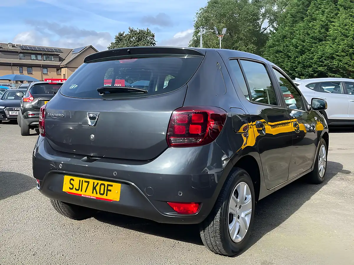 Used 2017 Dacia Sandero Laureate Grey - Interior and Exterior details 8