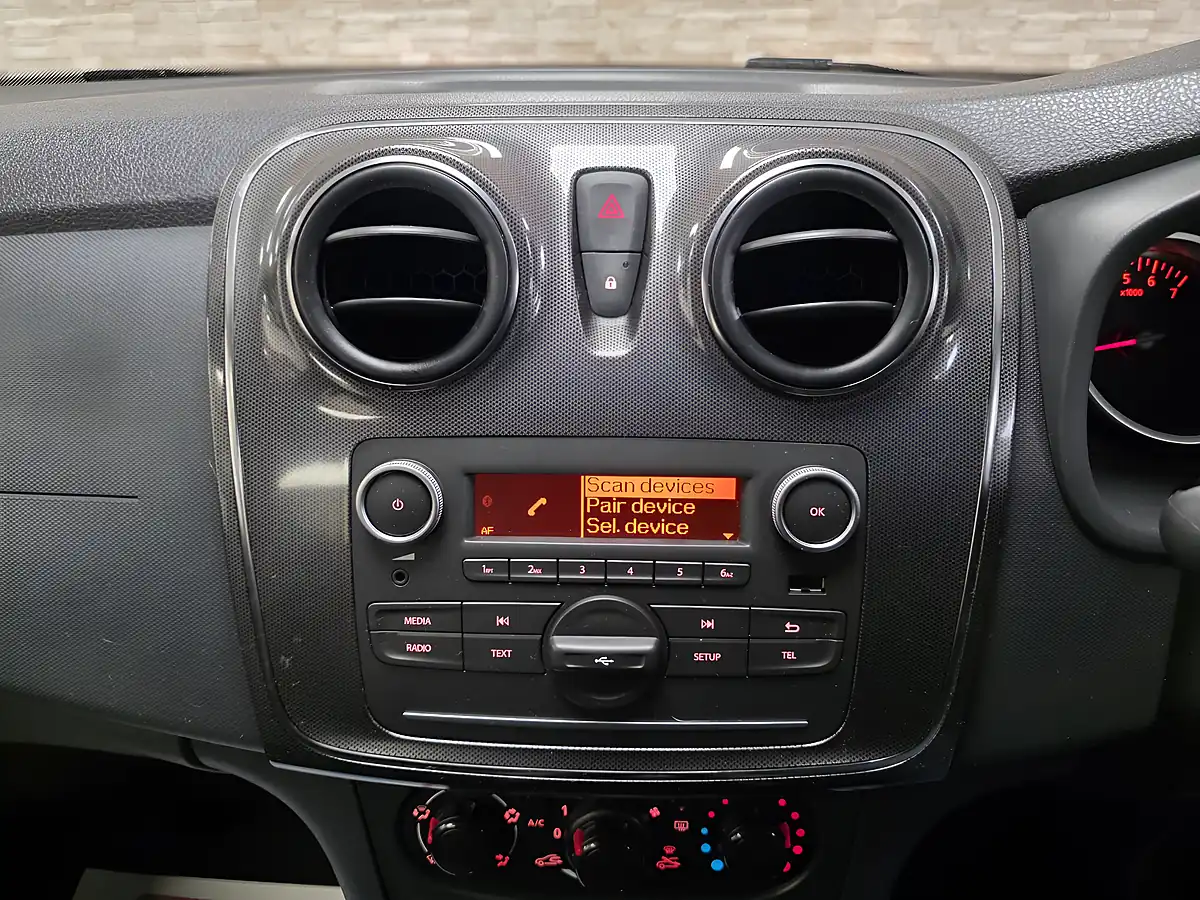 Used 2017 Dacia Sandero Stepway Ambiance Azurite Blue - Interior and Exterior details 11