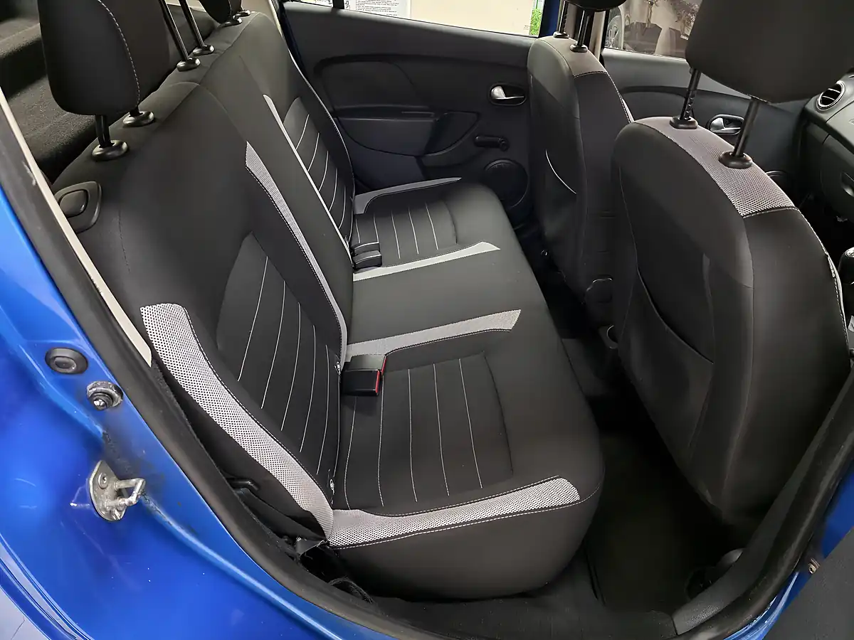 Used 2017 Dacia Sandero Stepway Ambiance Azurite Blue - Interior and Exterior details 14