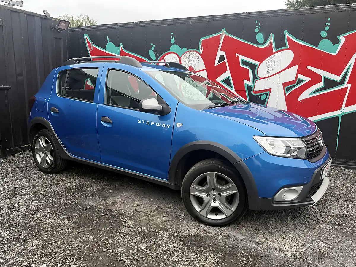Used 2017 Dacia Sandero Stepway Ambiance Blue - Interior and Exterior details 13