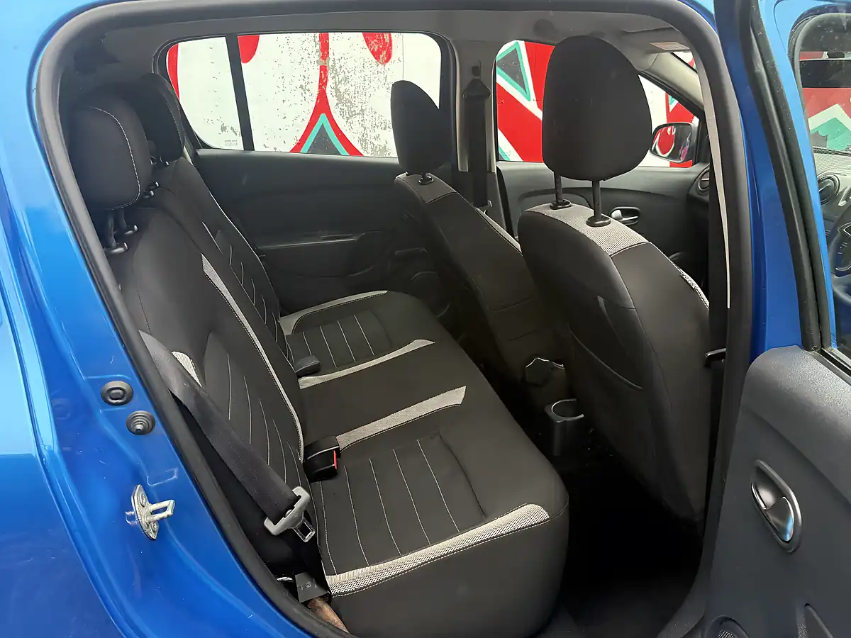 Used 2017 Dacia Sandero Stepway Ambiance Blue - Interior and Exterior details 19