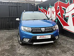 Used 2017 Dacia Sandero Stepway Ambiance Blue - Interior and Exterior details 4