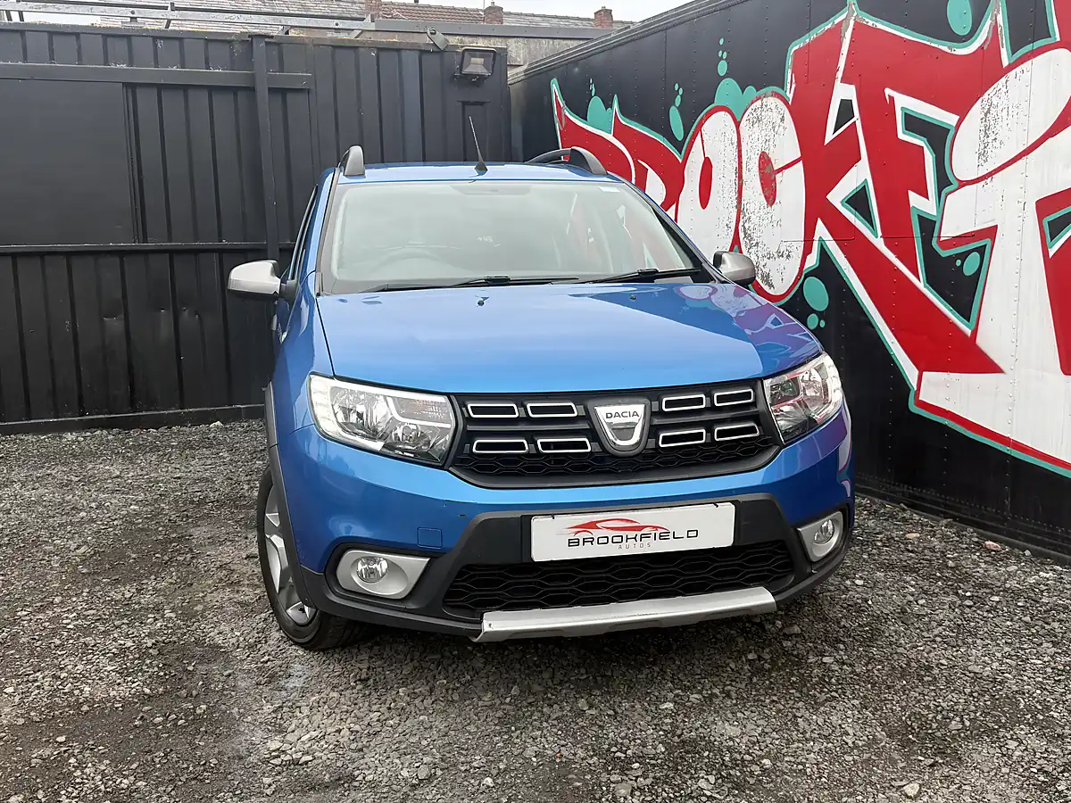 Used 2017 Dacia Sandero Stepway Ambiance Blue - Interior and Exterior details 4
