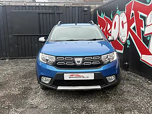 Used 2017 Dacia Sandero Stepway Ambiance Blue - Interior and Exterior details 5