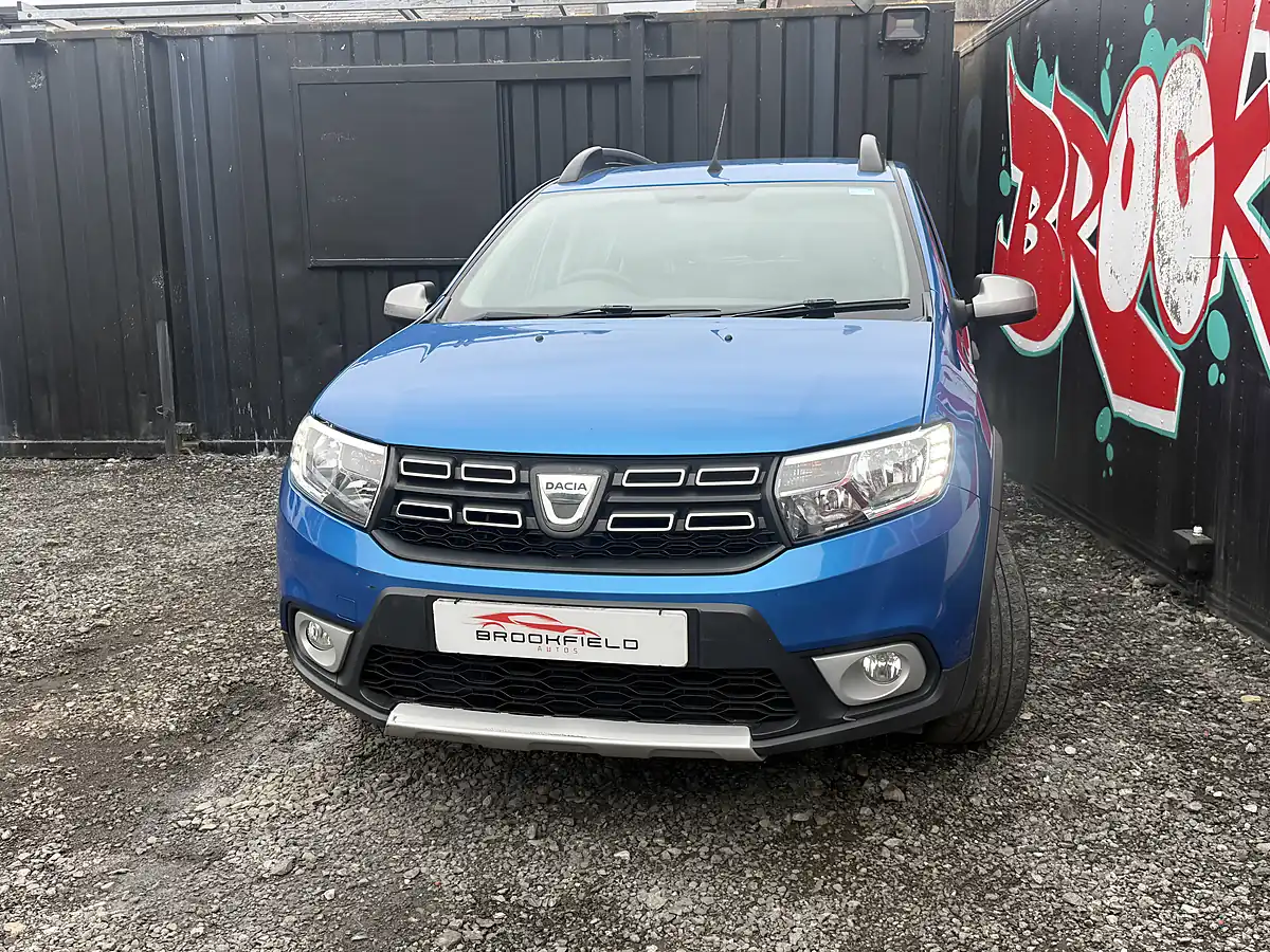 Used 2017 Dacia Sandero Stepway Ambiance Blue - Interior and Exterior details 6