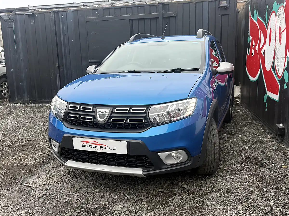 Used 2017 Dacia Sandero Stepway Ambiance Blue - Interior and Exterior details 7
