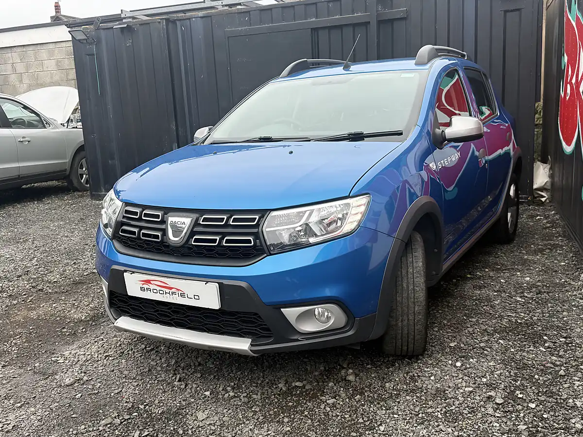 Used 2017 Dacia Sandero Stepway Ambiance Blue - Interior and Exterior details 8