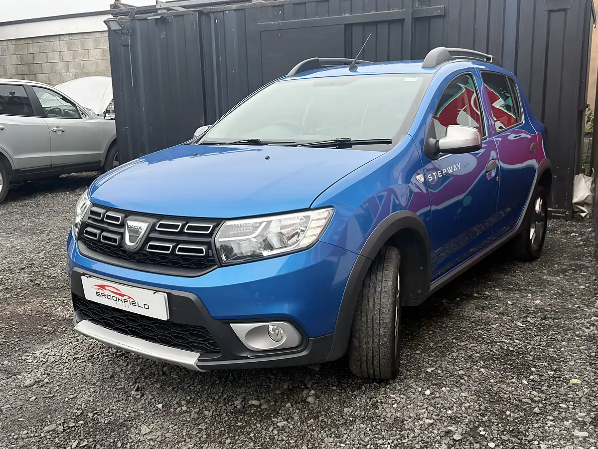 Used 2017 Dacia Sandero Stepway Ambiance Blue - Interior and Exterior details 9