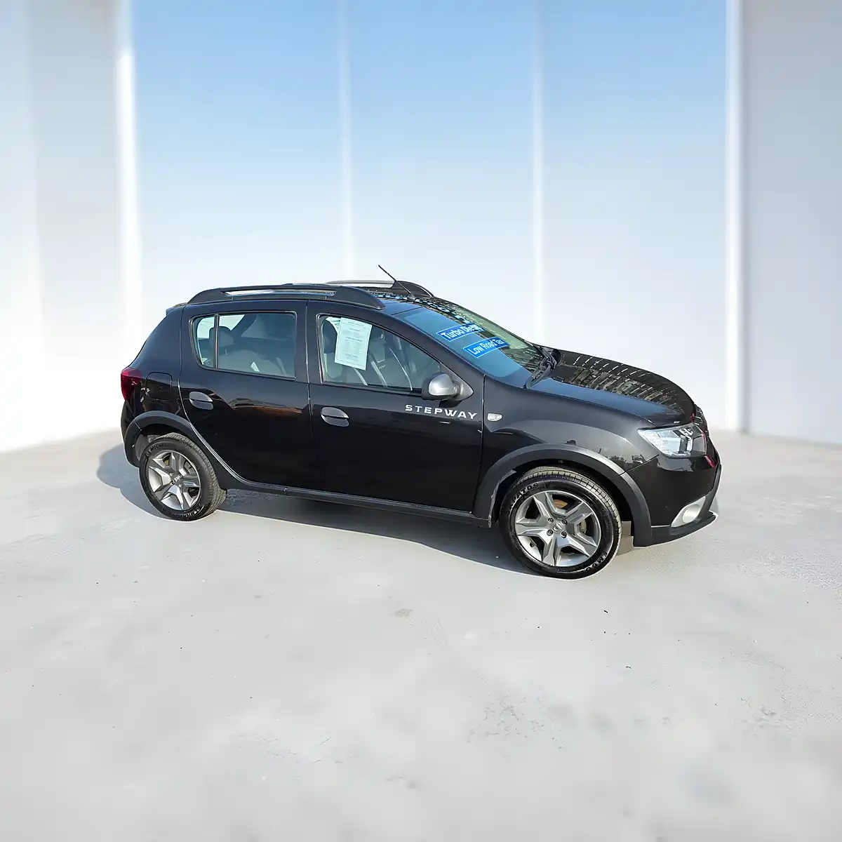 Used 2017 Dacia Sandero Stepway Ambiance Edition Agate Black Metallic - Interior and Exterior details 9