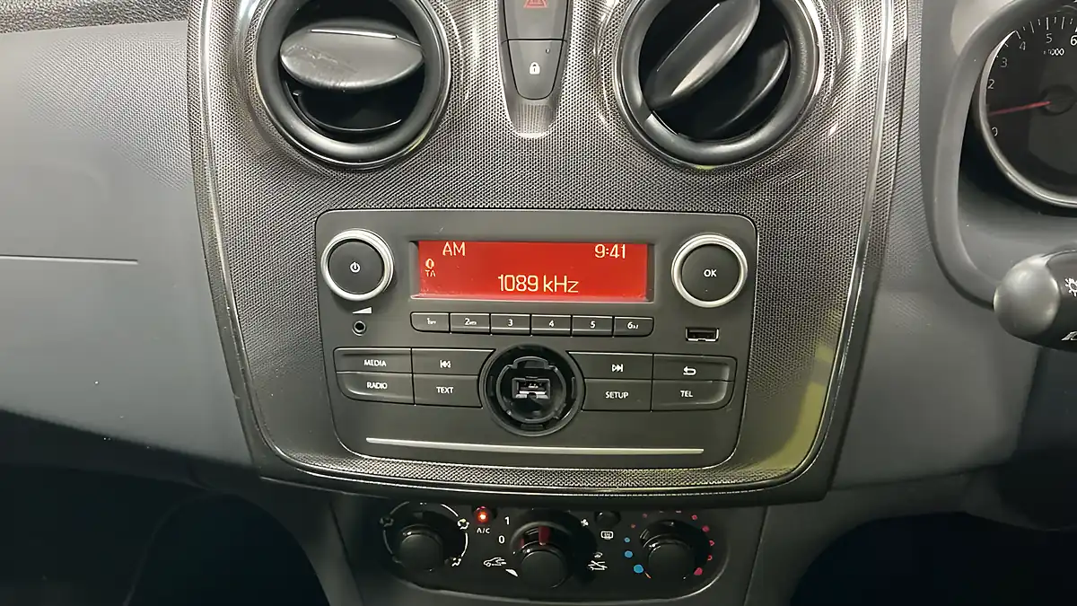Used 2017 Dacia Sandero Stepway Ambiance Grey - Interior and Exterior details 10