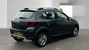 Used 2017 Dacia Sandero Stepway Ambiance Grey - Interior and Exterior details 4