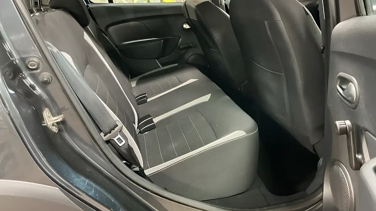 Used 2017 Dacia Sandero Stepway Ambiance Grey - Interior and Exterior details 8