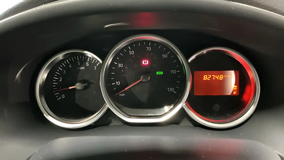 Used 2017 Dacia Sandero Stepway Ambiance Grey - Interior and Exterior details 9