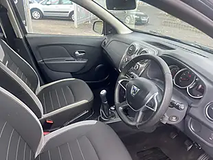 Used 2017 Dacia Sandero Stepway Ambiance Grey - Interior and Exterior details 14