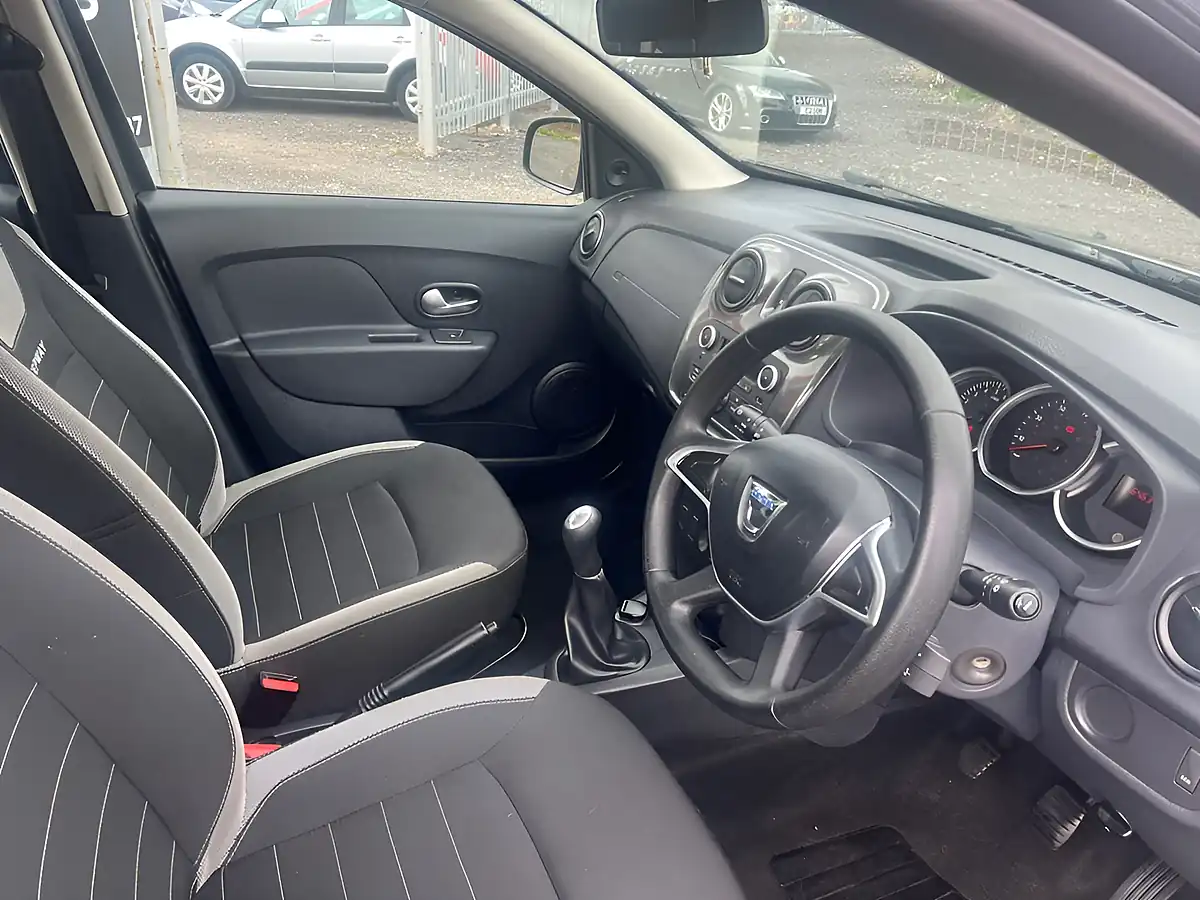Used 2017 Dacia Sandero Stepway Ambiance Grey - Interior and Exterior details 14