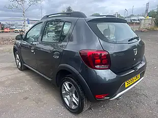 Used 2017 Dacia Sandero Stepway Ambiance Grey - Interior and Exterior details 6