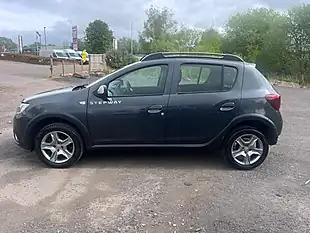 Used 2017 Dacia Sandero Stepway Ambiance Grey - Interior and Exterior details 7