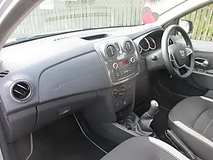 Used 2017 Dacia Sandero Stepway Ambiance Silver - Interior and Exterior details 12