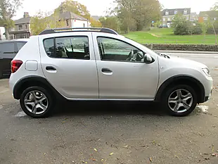 Used 2017 Dacia Sandero Stepway Ambiance Silver - Interior and Exterior details 5