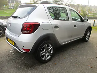 Used 2017 Dacia Sandero Stepway Ambiance Silver - Interior and Exterior details 6