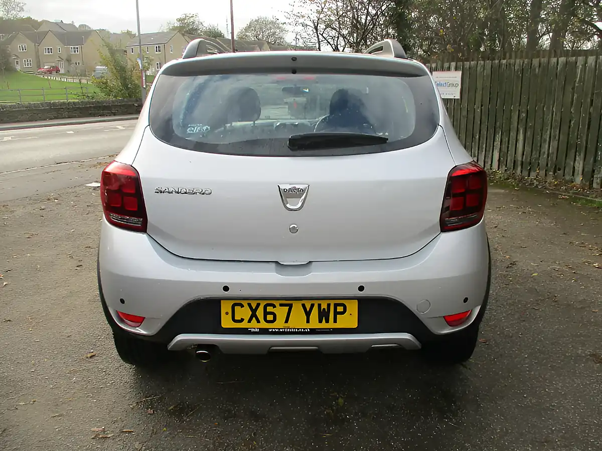 Used 2017 Dacia Sandero Stepway Ambiance Silver - Interior and Exterior details 7