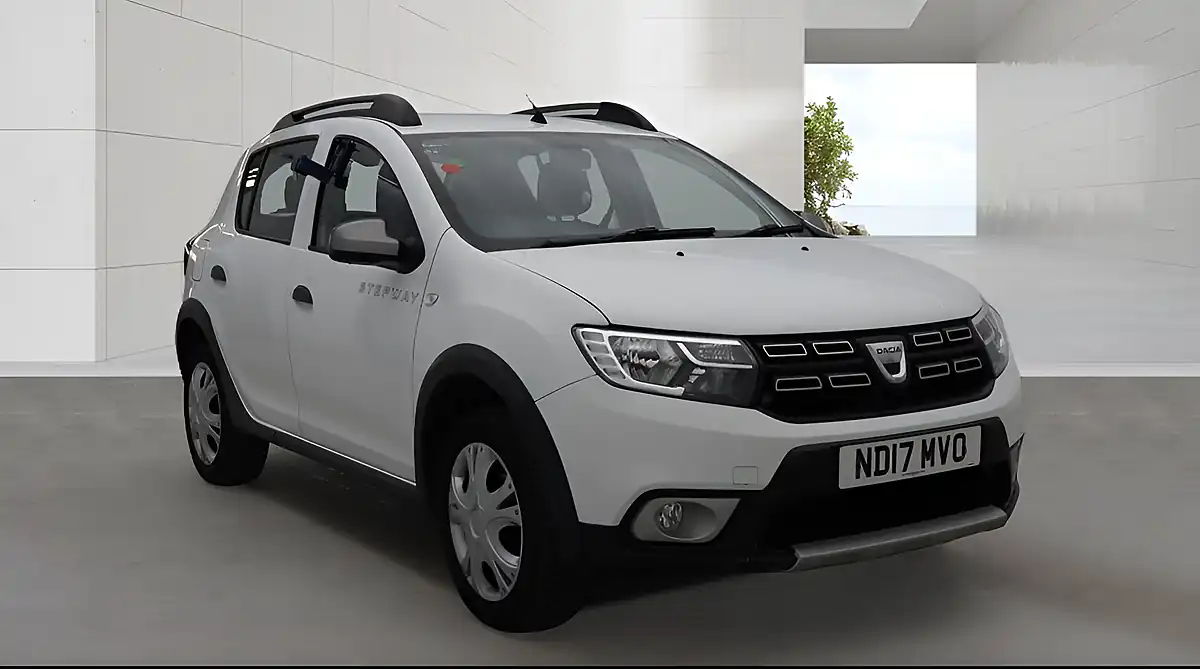 Used 2017 Dacia Sandero Stepway Ambiance White - Front View