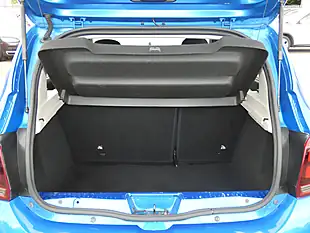 Used 2017 Dacia Sandero Stepway Laureate Azurite Blue - Interior and Exterior details 13