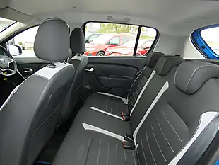 Used 2017 Dacia Sandero Stepway Laureate Azurite Blue - Interior and Exterior details 18
