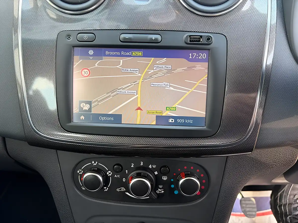 Used 2017 Dacia Sandero Stepway Laureate Blue - Interior and Exterior details 14