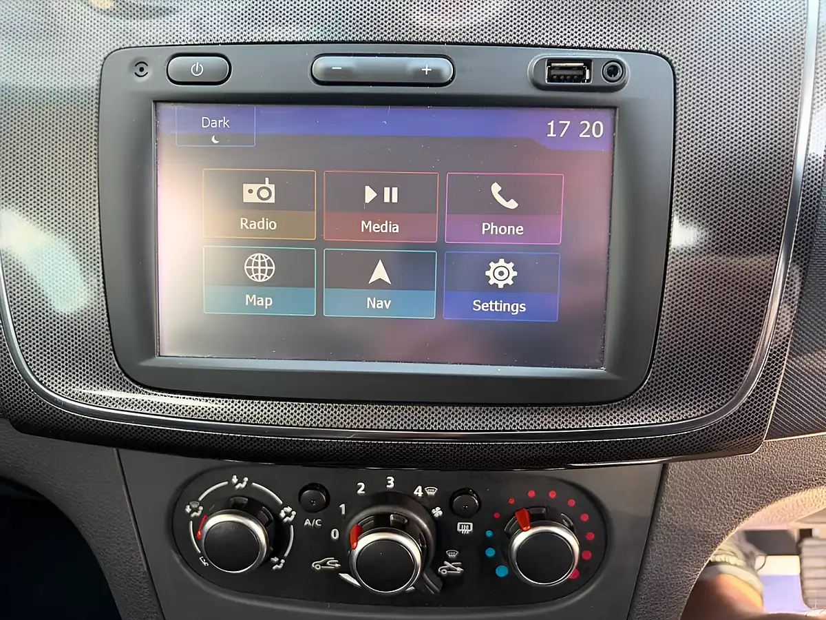 Used 2017 Dacia Sandero Stepway Laureate Blue - Interior and Exterior details 15