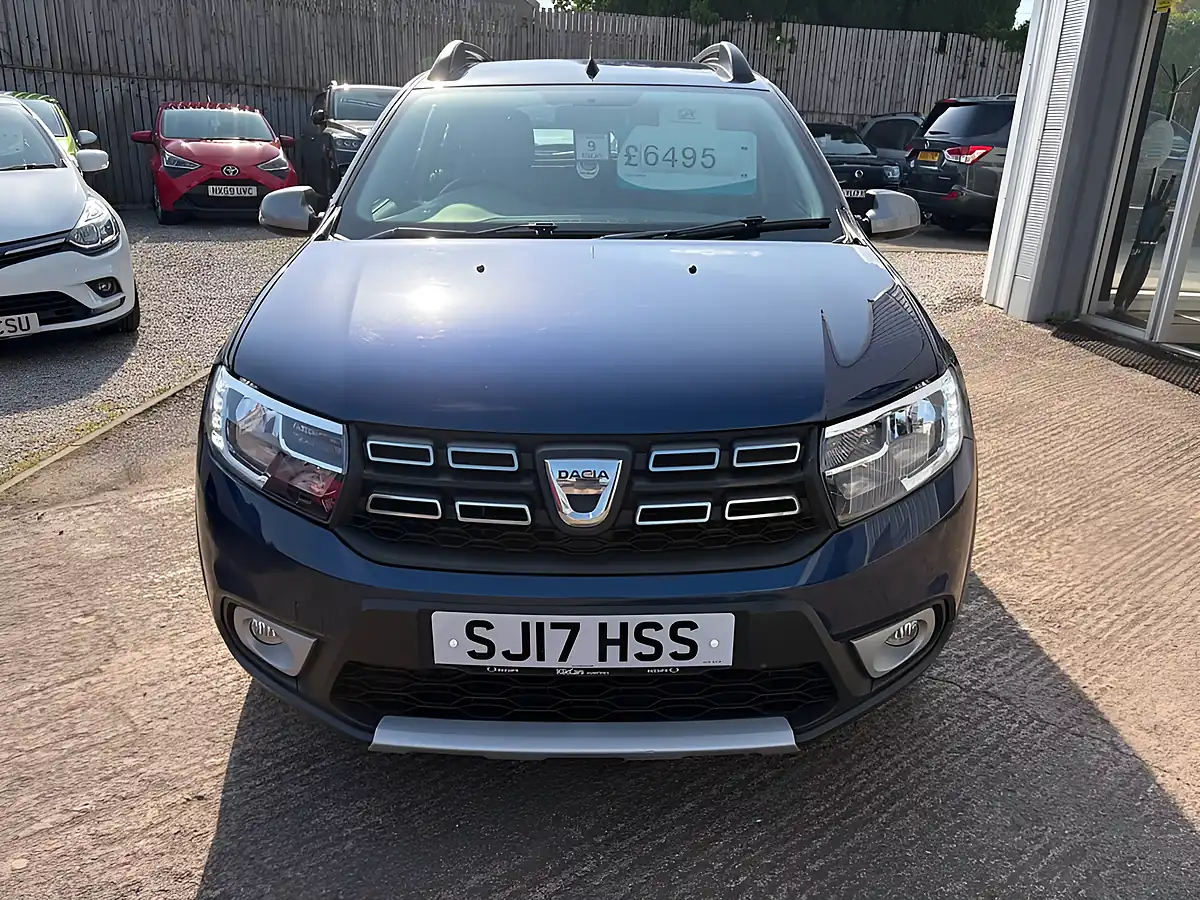 Used 2017 Dacia Sandero Stepway Laureate Blue - Interior and Exterior details 2