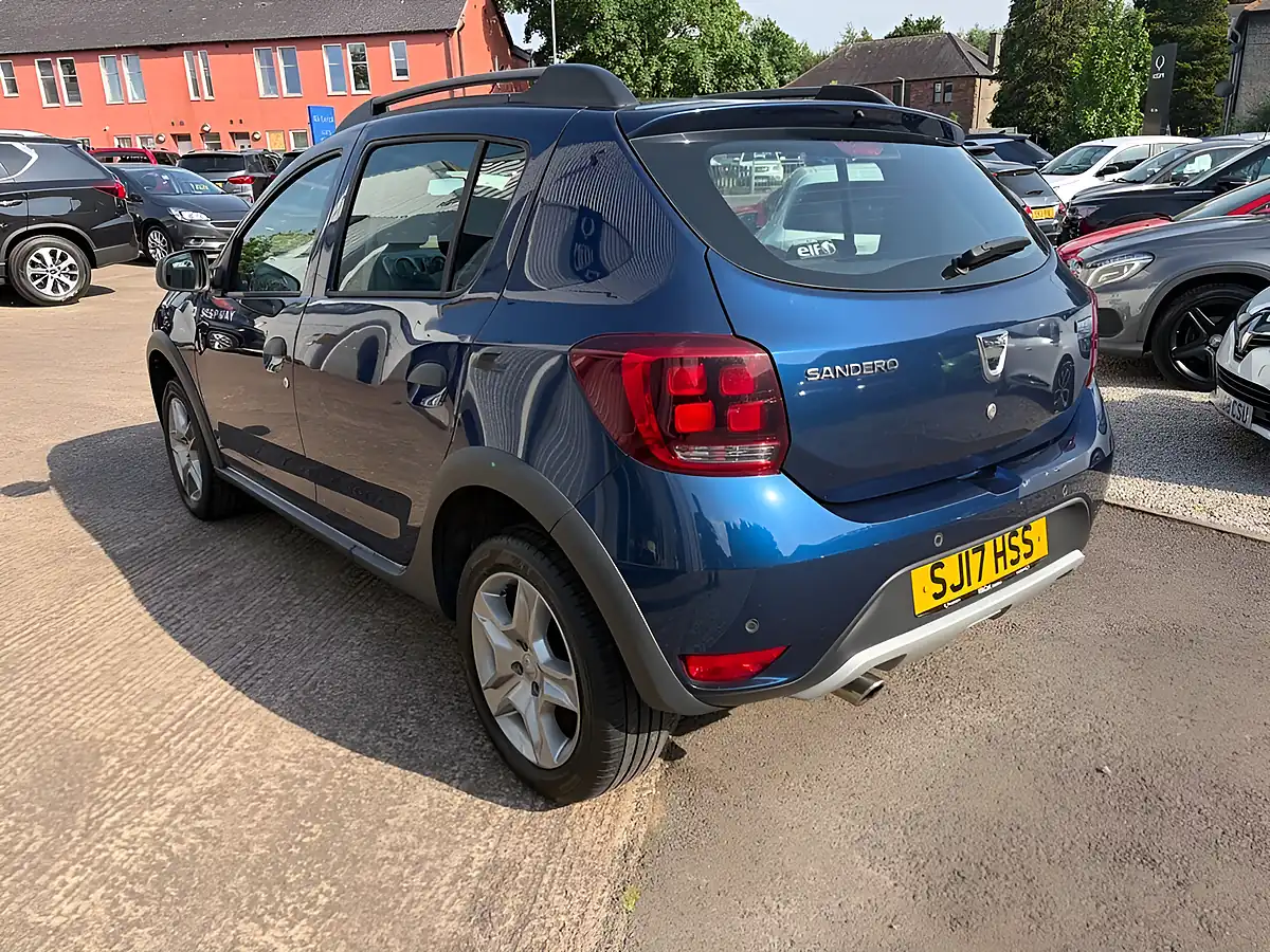 Used 2017 Dacia Sandero Stepway Laureate Blue - Interior and Exterior details 6