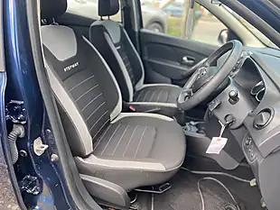 Used 2017 Dacia Sandero Stepway Laureate Blue - Interior and Exterior details 13