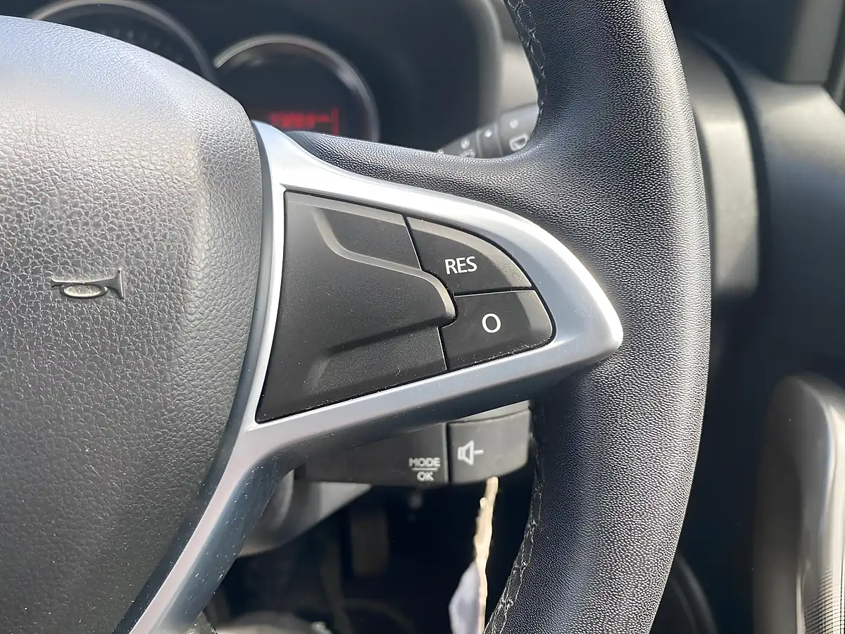Used 2017 Dacia Sandero Stepway Laureate Blue - Interior and Exterior details 16