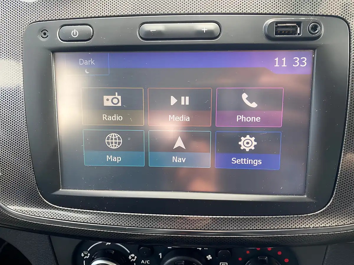 Used 2017 Dacia Sandero Stepway Laureate Blue - Interior and Exterior details 17