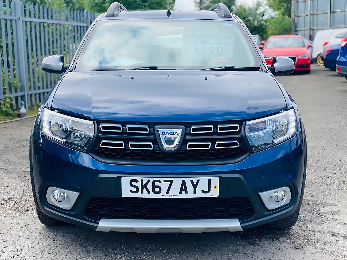 Used 2017 Dacia Sandero Stepway Laureate Blue - Interior and Exterior details 2