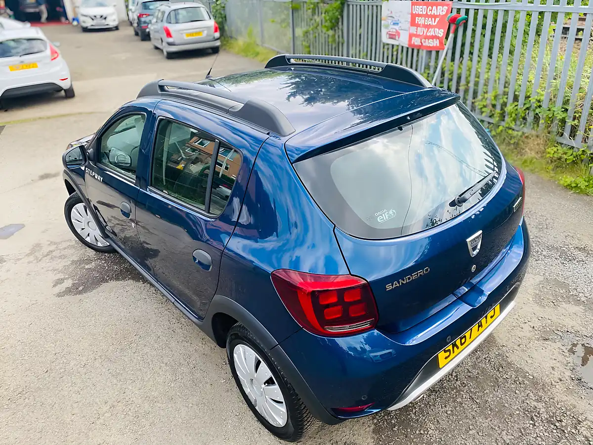 Used 2017 Dacia Sandero Stepway Laureate Blue - Interior and Exterior details 20