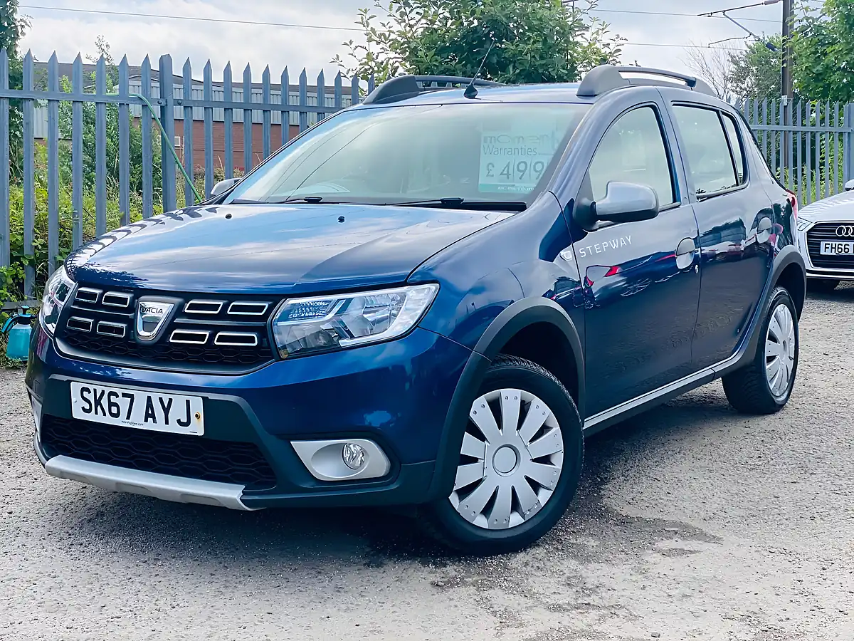 Used 2017 Dacia Sandero Stepway Laureate Blue - Interior and Exterior details 3