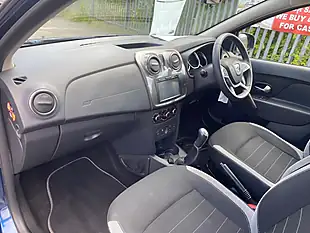 Used 2017 Dacia Sandero Stepway Laureate Blue - Interior and Exterior details 6