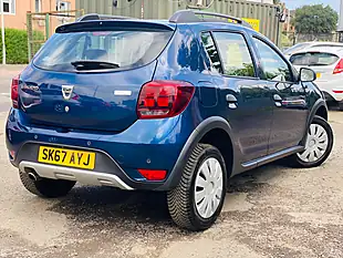 Used 2017 Dacia Sandero Stepway Laureate Blue - Interior and Exterior details 8
