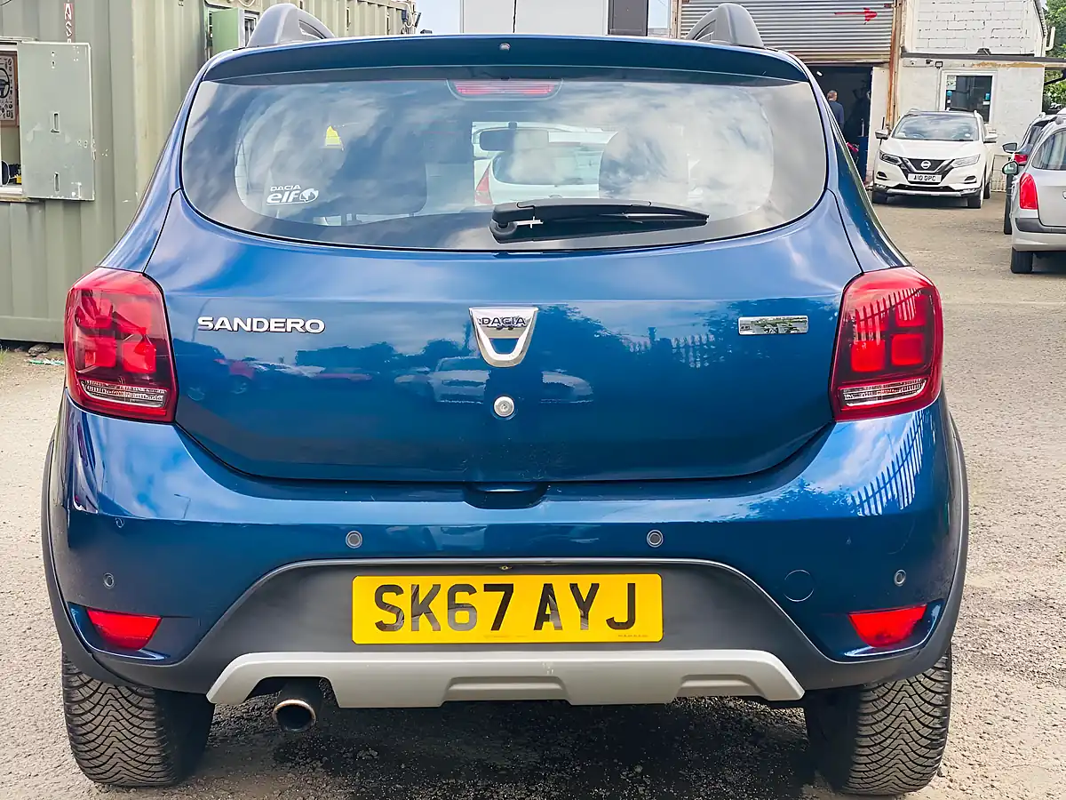 Used 2017 Dacia Sandero Stepway Laureate Blue - Interior and Exterior details 9