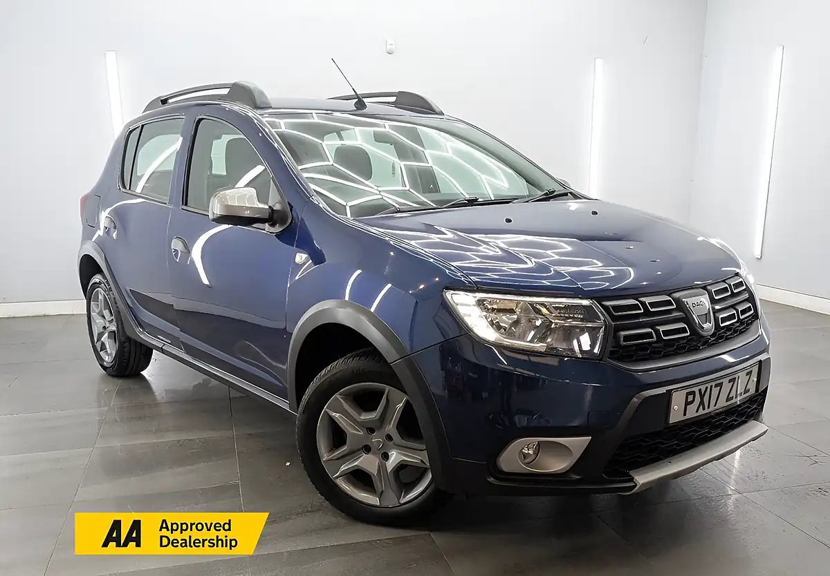 Used 2017 Dacia Sandero Stepway Laureate Cosmos Blue - Front View