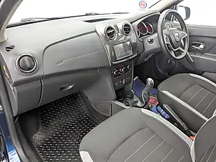 Used 2017 Dacia Sandero Stepway Laureate Cosmos Blue - Interior and Exterior details 15