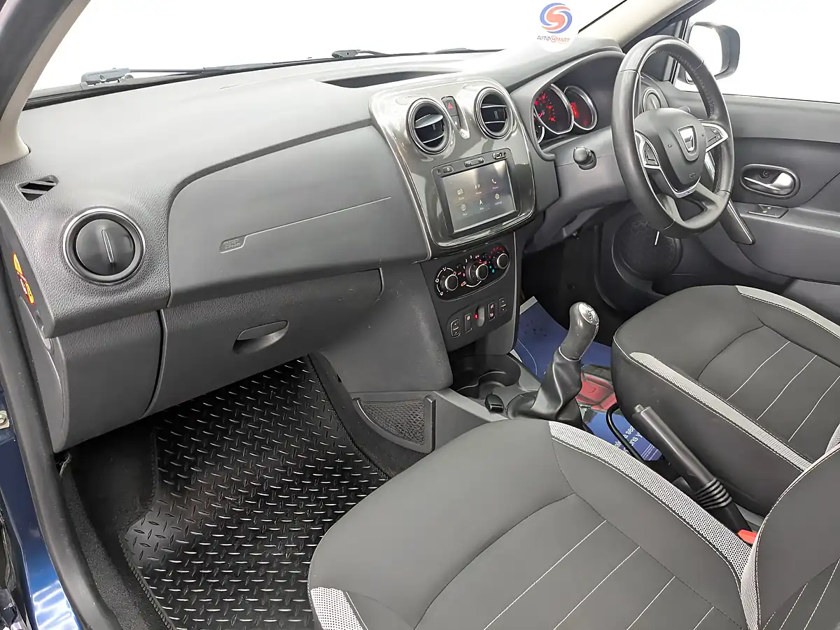 Used 2017 Dacia Sandero Stepway Laureate Cosmos Blue - Interior and Exterior details 15
