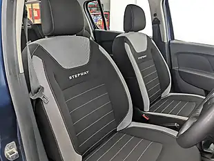 Used 2017 Dacia Sandero Stepway Laureate Cosmos Blue - Interior and Exterior details 19