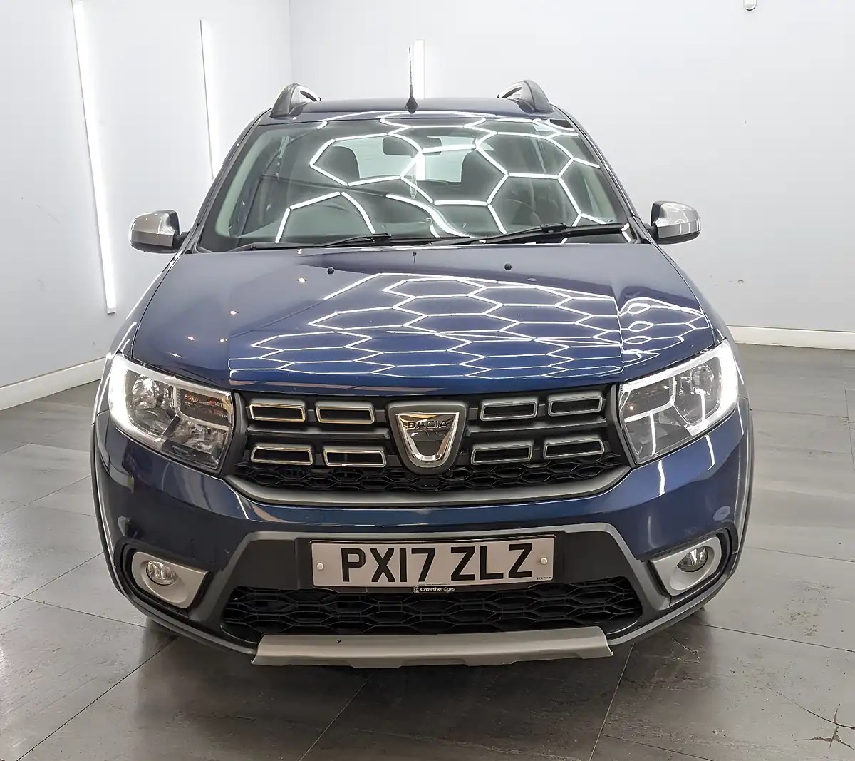 Used 2017 Dacia Sandero Stepway Laureate Cosmos Blue - Interior and Exterior details 2